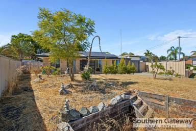House For Sale - WA - Parmelia - 6167 - SPACIOUS STARTER WITH RENOVATED KITCHEN & BATH (Image 2)