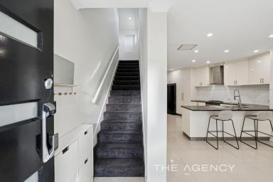 Townhouse For Sale - WA - Westminster - 6061 - Central Convenience!  (Image 2)