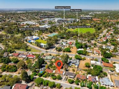 House For Sale - WA - Medina - 6167 - Circa 1969 Gem  (Image 2)