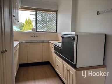 Unit For Lease - NSW - Inverell - 2360 - Modern Brick Unit  (Image 2)