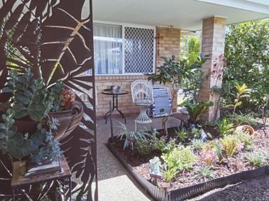 Unit For Sale - QLD - Labrador - 4215 - HIDDEN GEM!  (Image 2)