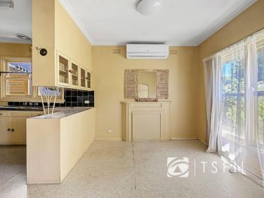 House For Sale - VIC - Bendigo - 3550 - Prime Blue-Chip Inner-City Position  (Image 2)