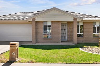 Unit For Sale - VIC - Mildura - 3500 - Low Maintenance Living with Secure Income  (Image 2)