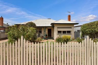 House For Sale - VIC - Mildura - 3500 - Charming CBD-Adjacent Investment Opportunity  (Image 2)