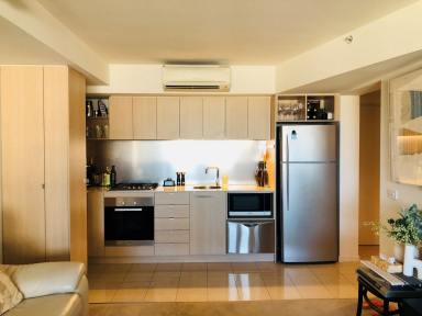 Apartment For Sale - VIC - South Melbourne - 3205 - Stylish Apartment with Views, between Botanic Gardens & Albert Park Lake (Image 2)