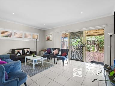 House For Sale - VIC - Flora Hill - 3550 - READY -MADE INVESTMENT OPPORTUNITY FLORA HILL HOME FOR INVESTING, LIVING OR WORKING (Image 2)