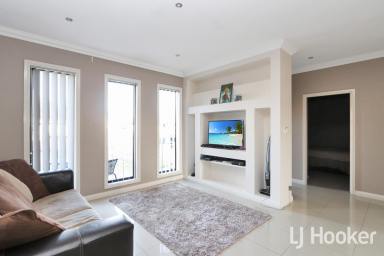 House For Sale - NSW - Inverell - 2360 - Modern & Well Appointed - Under $400,000  (Image 2)