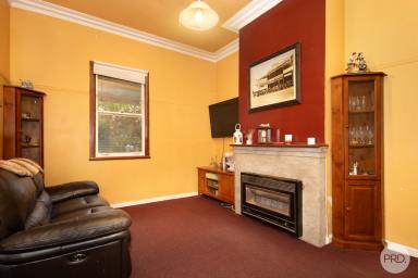 House For Sale - VIC - Ballarat East - 3350 - Timeless Charm On 889m² (Approx) In A Prime Central Pocket  (Image 2)