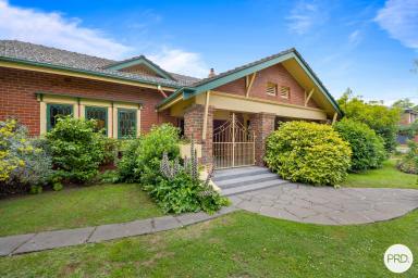 House For Sale - VIC - Lake Wendouree - 3350 - Timeless Grandeur On Ballarat's Most Iconic Boulevard  (Image 2)