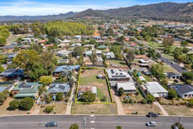House Auction - NSW - Mudgee - 2850 - OPPORTUNITY KNOCKS – 1,012 SQM BLOCK WITH DUAL STREET FRONTAGE  (Image 2)