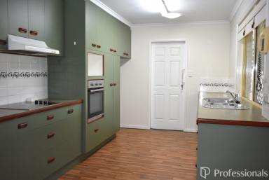 House For Sale - QLD - South Mackay - 4740 - Low-Set Brick Beauty in Sought-After South Mackay!  (Image 2)