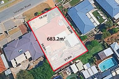 House For Sale - WA - Hillarys - 6025 - Rare Parksider with Redevelopment Potential in Hillarys! (Image 2)