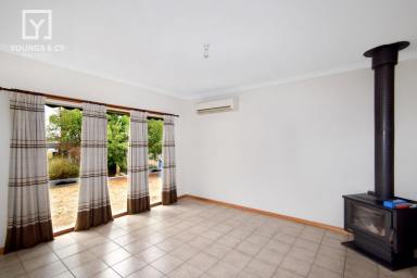 House For Sale - VIC - Undera - 3629 - OUT OF TOWN LIVING WITH GREAT SHEDDING  (Image 2)