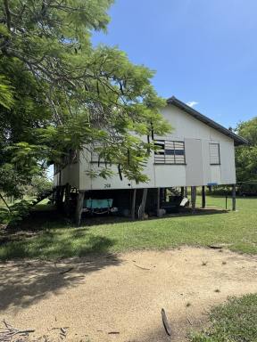 House For Sale - QLD - West Rockhampton - 4700 - 5 titles with Renovators Challenge At 266 North Street Extended  (Image 2)