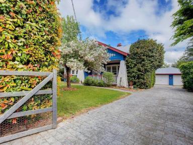 House For Sale - NSW - Moss Vale - 2577 - California Bungalow - Walk to Town & Huge Potential (Image 2)
