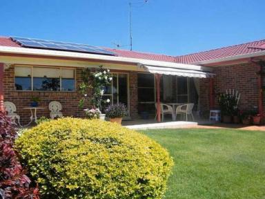 House For Lease - NSW - Forster - 2428 - FORSTER KEYS BEAUTY!!!  (Image 2)