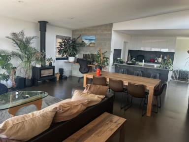 House For Sale - TAS - Heybridge - 7316 - Elegance at Eagle Sea (Image 2)