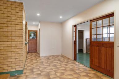 House For Lease - QLD - Harristown - 4350 - Spacious Family Home! (Image 2)