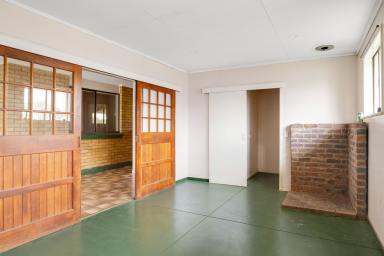 House For Lease - QLD - Harristown - 4350 - Spacious Family Home!  (Image 2)