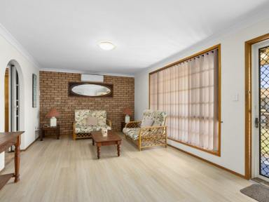 House For Sale - NSW - Old Bar - 2430 - PERFECTLY POSITIONED  (Image 2)