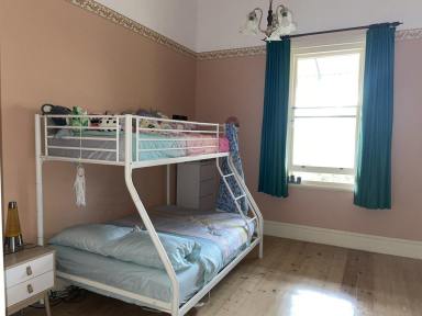 House For Lease - VIC - Bairnsdale - 3875 - LARGE PERIOD HOME  (Image 2)