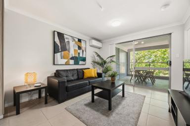 Apartment For Sale - WA - Rockingham - 6168 - Fully Furnished Apartment with Peaceful Tree-Top Outlook  (Image 2)