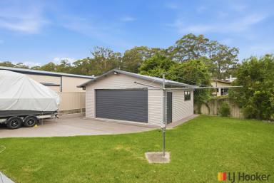 House For Sale - NSW - Batehaven - 2536 - Looking for somewhere to park the Boat and Caravan? Then this one is for you !  (Image 2)