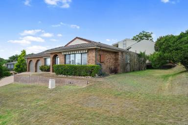 House For Sale - NSW - Raymond Terrace - 2324 - STYLISH UPDATES, GREAT SPACE & PRIME ROSLYN PARK LOCATION  (Image 2)