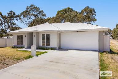 House For Sale - VIC - Ararat - 3377 - Set and Forget Investment Opportunity in a Peaceful Pocket  (Image 2)