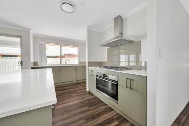 House For Sale - WA - Webberton - 6530 - NOW SELLING - SENSATIONAL BRAND NEW 4x2 HOME - NEVER LIVED IN! (Image 2)