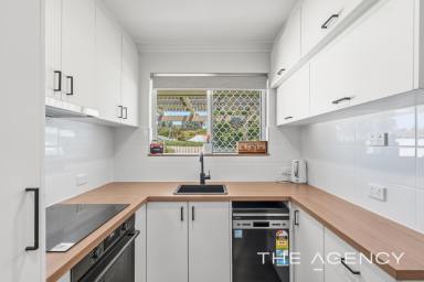 Duplex/Semi-detached For Sale - WA - Gosnells - 6110 - Modern Comfort | Large Secure Yard | Stylish Renovation  (Image 2)