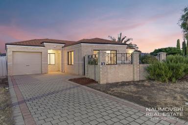 House For Sale - WA - Nollamara - 6061 - RARE PARKSIDE OPPORTUNITY!  (Image 2)