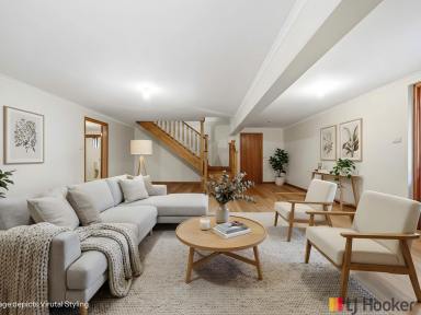 House For Sale - NSW - Surfside - 2536 - The Ultimate Family Home - Just 450m to the Beach - With Your Own Putting Green!  (Image 2)