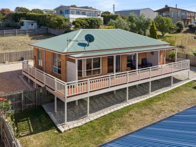 House For Sale - TAS - Swansea - 7190 - Low-Maintenance Living  (Image 2)