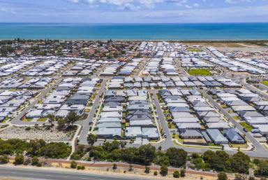 House For Sale - WA - Madora Bay - 6210 - SEASIDE MADORA BAY!! (Image 2)