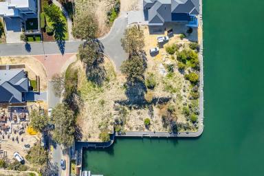 Residential Block For Sale - WA - Dawesville - 6211 - Exclusive Waterfront Block  (Image 2)