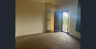 Unit For Lease - NSW - East Albury - 2640 - 3 Bedroom unit close to Albury CBD  (Image 2)