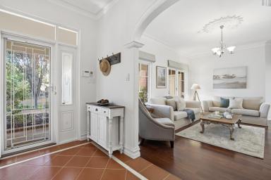 House For Sale - WA - Kardinya - 6163 - Graceful Living on a Generous Scale!  (Image 2)