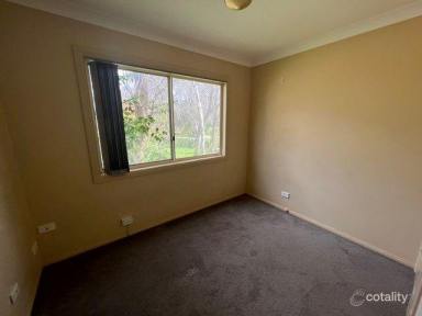 Flat Leased - NSW - Katoomba - 2780 - Charming 3-Bedroom Flat in Katoomba  (Image 2)
