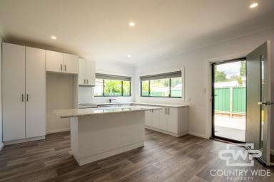 House For Sale - NSW - Glen Innes - 2370 - Dual Living With Potential Return of $700.00/Week  (Image 2)