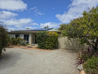House For Sale - WA - Hopetoun - 6348 - A true Gem in the middle of town!  (Image 2)