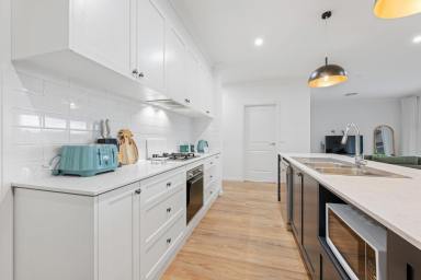 Townhouse For Sale - VIC - Mildura - 3500 - MODERN NEAR NEW TOWNHOUSE  (Image 2)