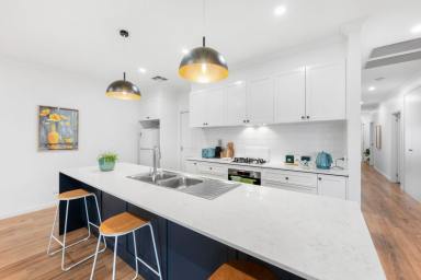 Townhouse For Sale - VIC - Mildura - 3500 - MODERN NEAR NEW TOWNHOUSE  (Image 2)