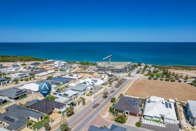 House For Sale - WA - Jindalee - 6036 - Beachside Beauty.  (Image 2)