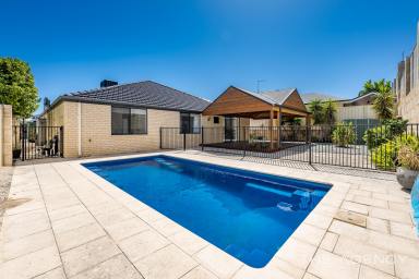 House For Sale - WA - Jindalee - 6036 - Beachside Beauty.  (Image 2)