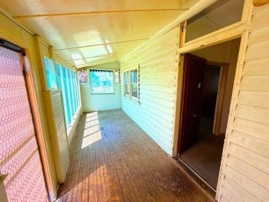 House For Sale - NSW - Quirindi - 2343 - CENTRAL LOCATION WITH DEVELOPMENT OPTIONS  (Image 2)