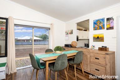 House For Sale - NSW - Coolamon - 2701 - Comfy Home, Cracking Block  (Image 2)