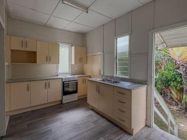 House For Lease - QLD - Depot Hill - 4700 - Comfortable Home Close to CBD  (Image 2)