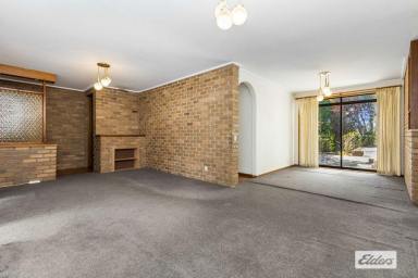 House For Lease - VIC - Strathdale - 3550 - Spacious Family Home in Quiet Strathdale Location  (Image 2)