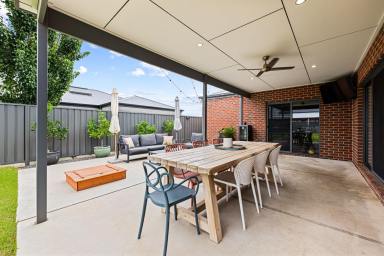 House For Sale - VIC - Mildura - 3500 - SIMPLY MOVE IN & ENJOY  (Image 2)